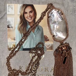 Kendra Scott necklace